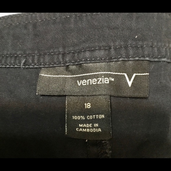 Venezia Black Cargo Style Plus Size Shorts Size 18 - Picture 3 of 3